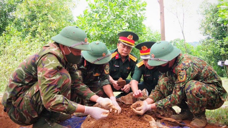 Chiến dịch 500 ngày đêm: Mệnh lệnh từ trái tim trong hành trình tìm đồng đội- Ảnh 1.