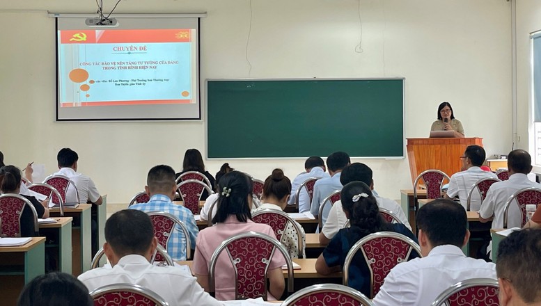 Đề xuất quy định chuẩn nghề nghiệp, xếp lương giảng viên trường chính trị, đào tạo, bồi dưỡng- Ảnh 1. Đề xuất quy định chuẩn nghề nghiệp, xếp lương giảng viên trường chính trị, đào tạo, bồi dưỡng- Ảnh 1.