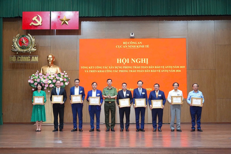 Vinachem được Cục An ninh kinh tế, Bộ Công an khen thưởng trong phong trào toàn dân bảo vệ an ninh Tổ quốc- Ảnh 2.