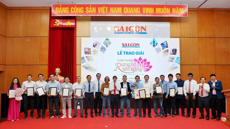 Ra mắt công trình báo chí dữ liệu tái hiện hành trình 50 năm Thành phố mang tên Bác- Ảnh 1.