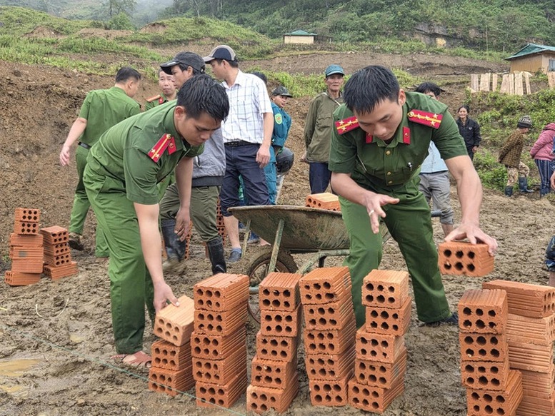 Khẩn trương triển khai hỗ trợ xóa nhà tạm, nhà dột nát cho con đẻ của người hoạt động kháng chiến bị nhiễm chất độc hóa học- Ảnh 1.