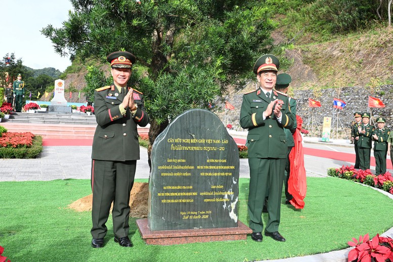 Giao lưu hữu nghị quốc phòng biên giới Việt Nam-Lào: Thắt chặt tình đoàn kết đặc biệt từ vùng biên- Ảnh 3.