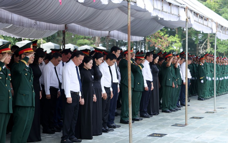 Xúc động lễ viếng, truy điệu, an táng 63 hài cốt liệt sĩ tại Đồng Nai- Ảnh 5.