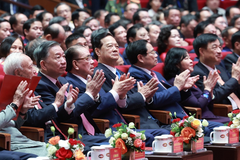 Tổng Bí thư, Chủ tịch nước: Bảo vệ an ninh theo nguyên tắc 'phát triển đến đâu, an ninh đến đó'- Ảnh 3.