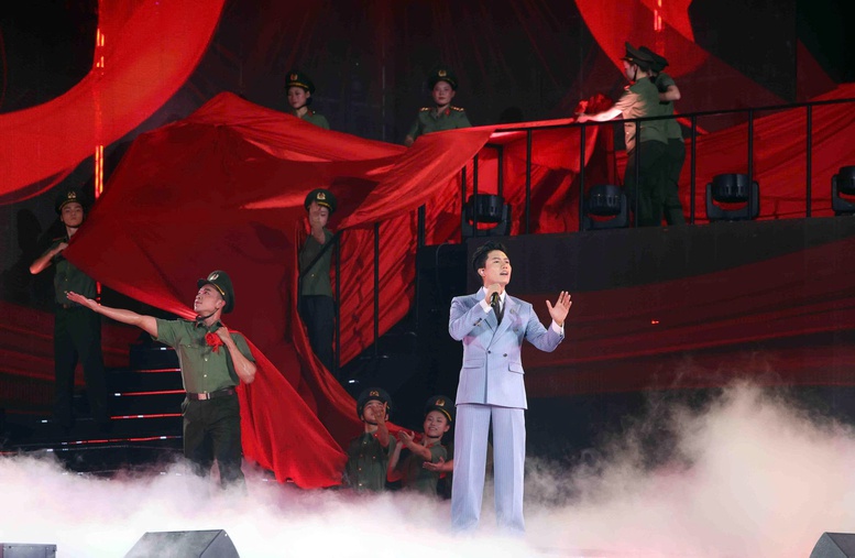 Gala 'Tổ quốc bình yên' - Bản trường ca nghệ thuật về lực lượng Anh ninh nhân dân- Ảnh 9.
