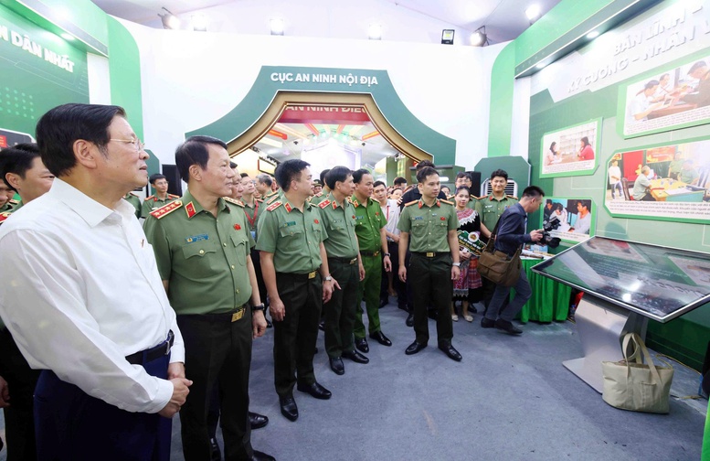 Gala 'Tổ quốc bình yên' - Bản trường ca nghệ thuật về lực lượng Anh ninh nhân dân- Ảnh 10.
