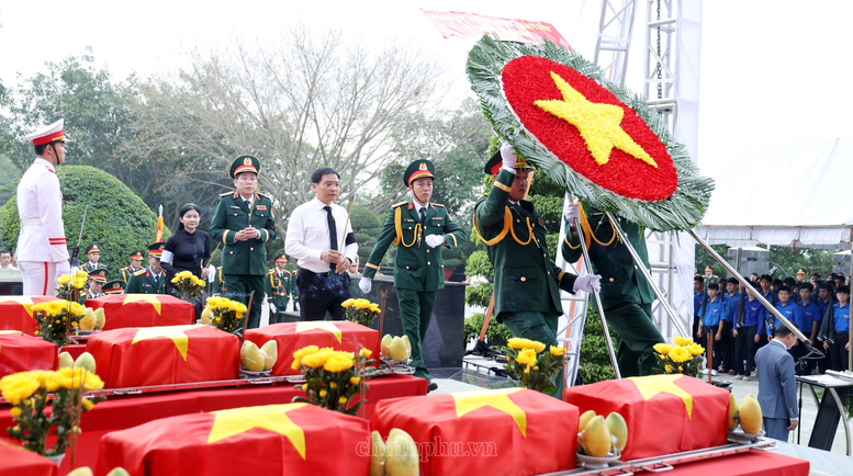 Xúc động lễ viếng, truy điệu, an táng 63 hài cốt liệt sĩ tại Đồng Nai- Ảnh 1.
