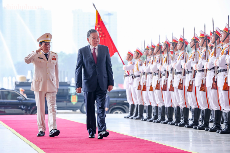 Tổng Bí thư, Chủ tịch nước: Bảo vệ an ninh theo nguyên tắc 'phát triển đến đâu, an ninh đến đó'- Ảnh 1.