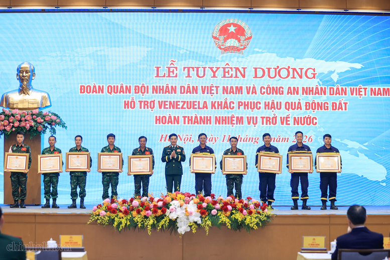 Thủ tướng Lê Minh Hưng: Xây dựng một Việt Nam tự cường nhưng nhân ái, bản lĩnh nhưng hòa hiếu, phát triển nhưng có trách nhiệm- Ảnh 17.