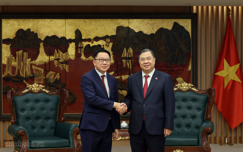 Phó Thủ tướng Thường trực Phạm Gia Túc tiếp Bộ trưởng Nông nghiệp và Môi trường Lào Linkham Douangsavanh- Ảnh 1.