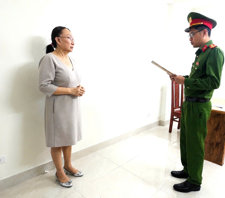 Khởi tố nhiều chủ tiệm vàng lớn tại TPHCM liên quan đường dây buôn lậu kim cương xuyên quốc gia- Ảnh 1.