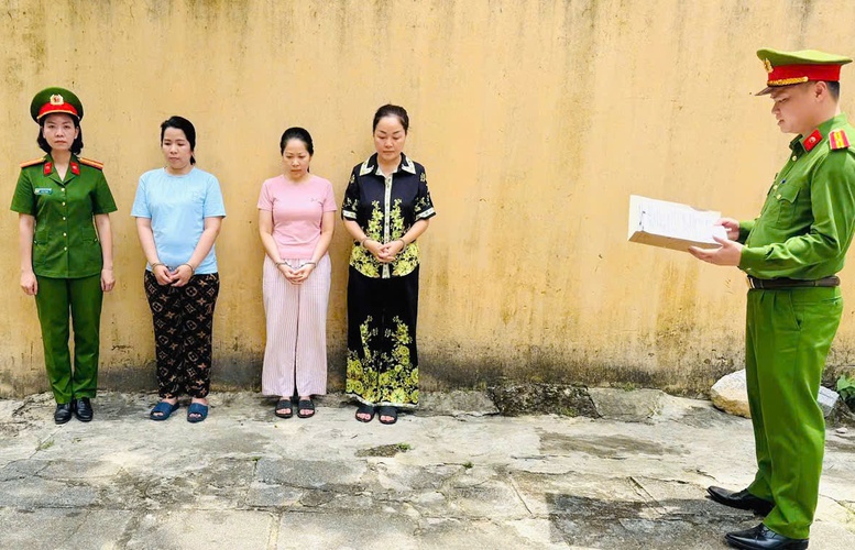 Khởi tố nhiều chủ tiệm vàng lớn tại TPHCM liên quan đường dây buôn lậu kim cương xuyên quốc gia- Ảnh 2.