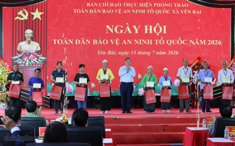Phó Thủ tướng Thường trực Phạm Gia Túc dự Ngày hội Toàn dân bảo vệ an ninh Tổ quốc năm 2026 tại xã Yên Bài (TP. Hà Nội)- Ảnh 4.
