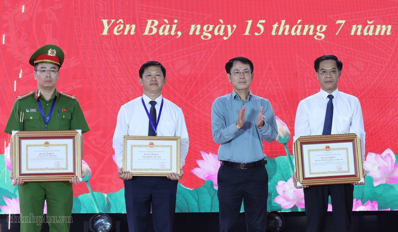 Phó Thủ tướng Thường trực Phạm Gia Túc dự Ngày hội Toàn dân bảo vệ an ninh Tổ quốc năm 2026 tại xã Yên Bài (TP. Hà Nội)- Ảnh 5.