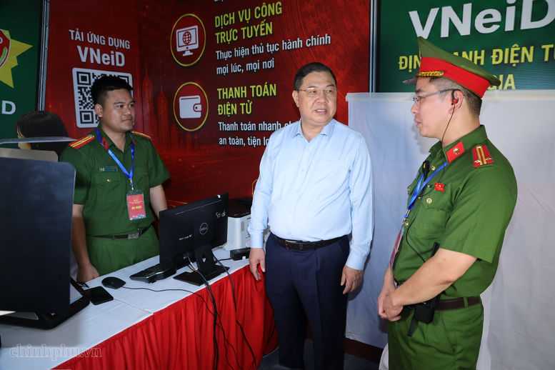 Phó Thủ tướng Thường trực Phạm Gia Túc dự Ngày hội Toàn dân bảo vệ an ninh Tổ quốc năm 2026 tại xã Yên Bài (TP. Hà Nội)- Ảnh 9.