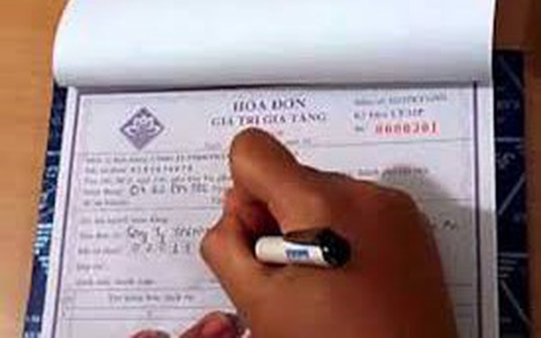 Khách hàng không cung cấp đủ thông tin, hóa đơn ghi thế nào?
