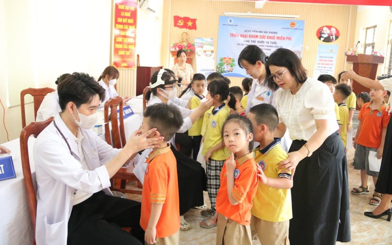 Đề xuất chính sách khuyến khích, khen thưởng đối với tập thể, cá nhân thực hiện tốt công tác dân số