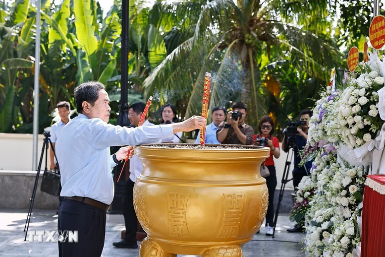 Chủ tịch Quốc hội Trần Thanh Mẫn tri ân người có công tại TPHCM- Ảnh 7.
