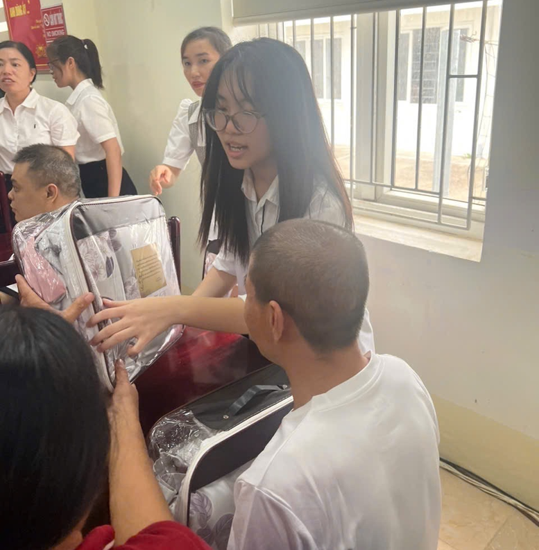 Ngọn lửa nhỏ góp sức cho phong trào "Đền ơn đáp nghĩa"- Ảnh 2.