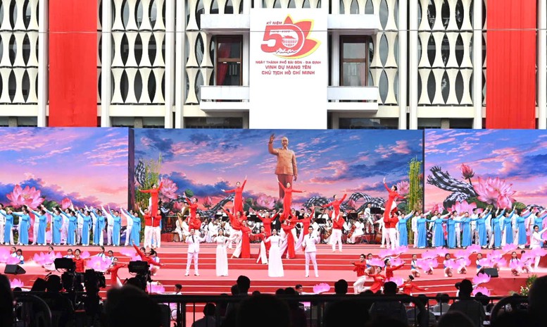 19H TRỰC TIẾP: Cầu truyền hình "Rạng rỡ tên Người": Khắc họa hành trình 50 năm TPHCM phát triển và vươn mình- Ảnh 1.