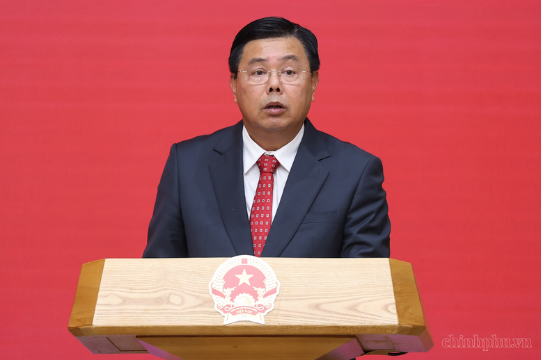 Thủ tướng trao quyết định giao Quyền Bộ trưởng Bộ Nội vụ và bổ nhiệm Thứ trưởng Thường trực Bộ Dân tộc và Tôn giáo- Ảnh 7.