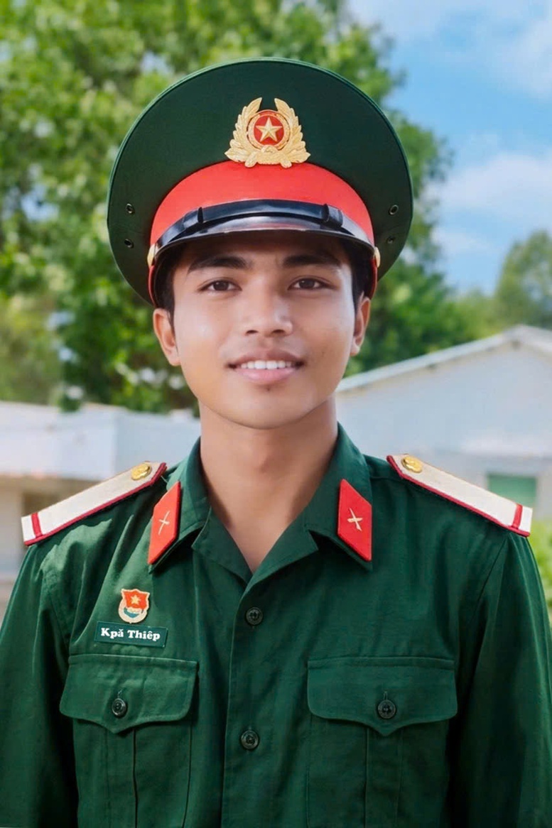 Chiến sĩ Quân đoàn 34 hy sinh khi cứu hai người dân bị điện giật- Ảnh 1.