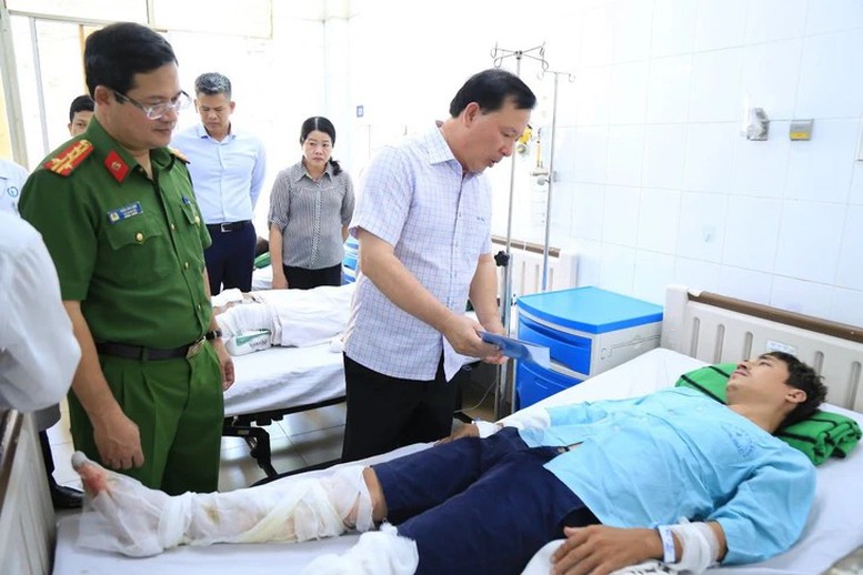 Khởi tố vụ án, khởi tố bị can đối với tài xế trong vụ tai nạn giao thông làm 7 người tử vong trên Quốc lộ 1- Ảnh 2.