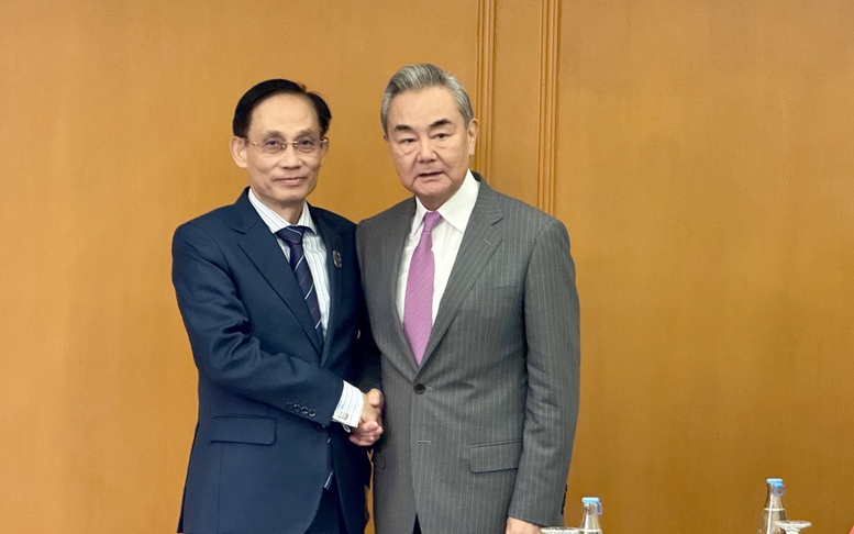 Bộ trưởng Ngoại giao Lê Hoài Trung gặp Bộ trưởng Ngoại giao Trung Quốc Vương Nghị