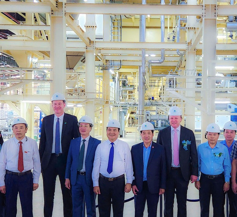 Vĩnh Long có nhà máy thức ăn cá biển đầu tiên của De Heus tại Việt Nam- Ảnh 1.