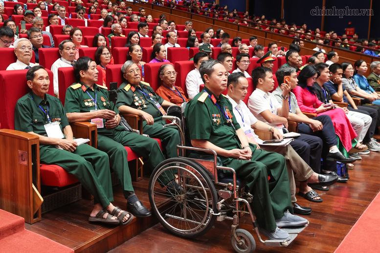 Những hình ảnh xúc động tại Hội nghị tri ân người có công với cách mạng toàn quốc năm 2026- Ảnh 7.