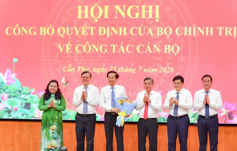 Đồng chí Đỗ Thanh Bình giữ chức vụ Bí thư Thành ủy Cần Thơ- Ảnh 2.