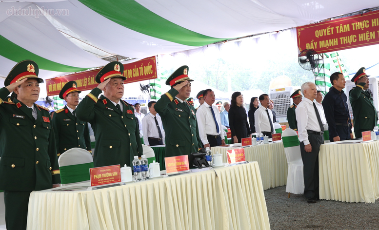 Đại tướng Phan Văn Giang: Quyết tâm hoàn thành Chiến dịch 500 ngày đêm tìm kiếm, quy tập hài cốt liệt sĩ- Ảnh 2.
