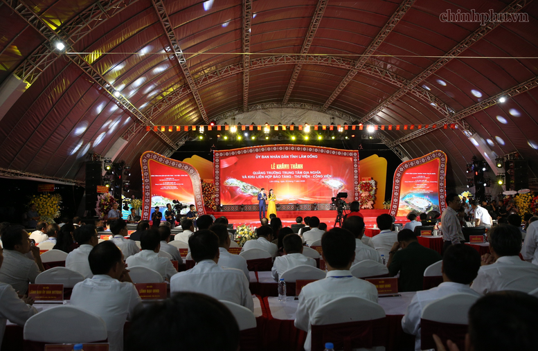 Đại tướng Phan Văn Giang dự Lễ khánh thành Quảng trường Trung tâm Gia Nghĩa và Khu liên hợp Bảo tàng, Thư viện, Công viên- Ảnh 2.