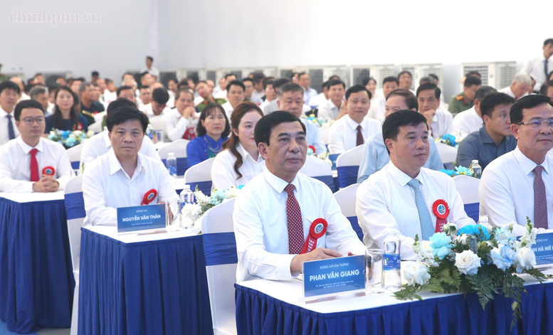 Công bố sản phẩm nhôm thỏi đầu tiên của Việt Nam- Ảnh 1.