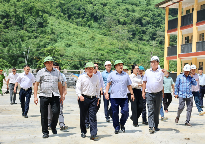 Phó Thủ tướng Lê Tiến Châu kiểm tra tiến độ xây trường phổ thông nội trú liên cấp tại Tuyên Quang- Ảnh 1.