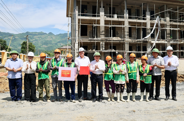 Phó Thủ tướng Lê Tiến Châu kiểm tra tiến độ xây trường phổ thông nội trú liên cấp tại Tuyên Quang- Ảnh 8.