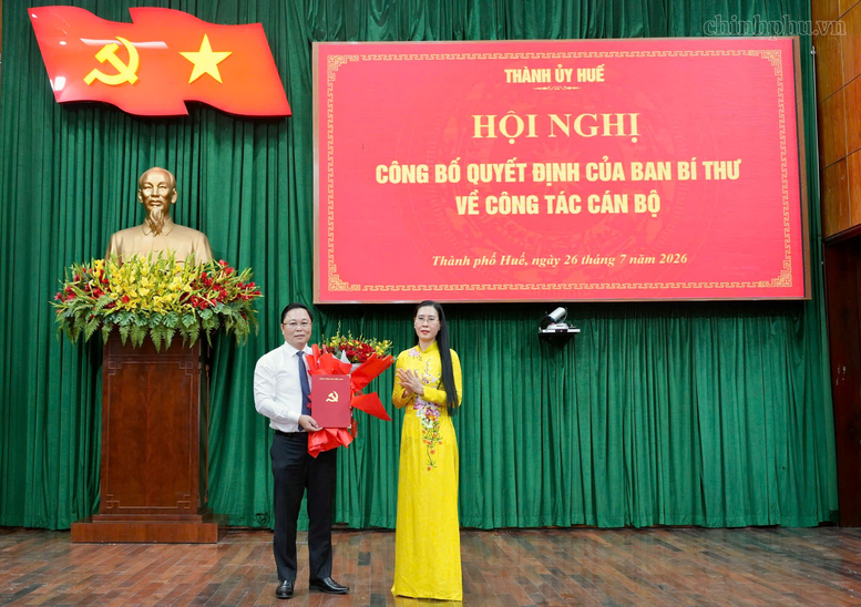Đồng chí Lê Trí Thanh được bầu giữ chức Chủ tịch UBND TP. Huế- Ảnh 1.