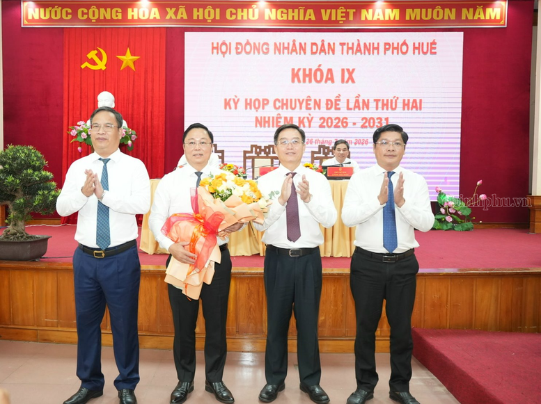 Đồng chí Lê Trí Thanh được bầu giữ chức Chủ tịch UBND TP. Huế- Ảnh 2.