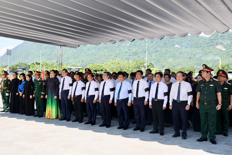 Lễ viếng, lễ truy điệu và an táng 34 hài cốt liệt sĩ tại Nghĩa trang Liệt sĩ Vị Xuyên- Ảnh 1.