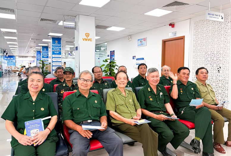 VNVC trao tặng 10.000 liều vaccine cúm tri ân người có công dịp 27/7- Ảnh 1.