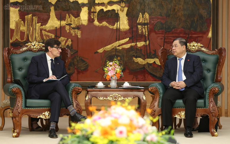 Phó Thủ tướng Thường trực Phạm Gia Túc: Tăng cường hợp tác Việt Nam - Tây Ban Nha qua kết nối với Vùng Catalonia- Ảnh 2.