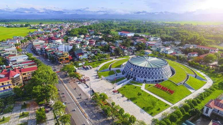 Điện Biên cần ưu tiên phát triển đồng bộ các ngành dịch vụ, du lịch, kinh tế cửa khẩu- Ảnh 1.