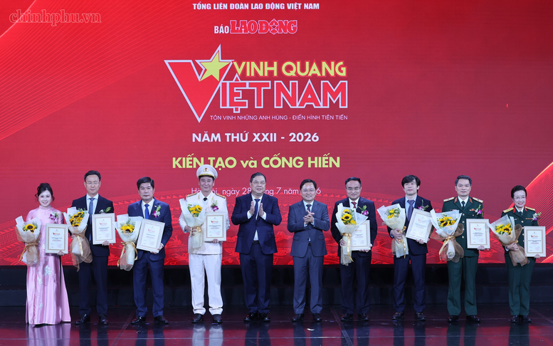 Phó Thủ tướng Thường trực: Vinh quang của đất nước được bồi đắp từ sự cống hiến của mỗi con người- Ảnh 4.