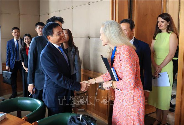 Việt Nam đề nghị WTO, WEF tiếp tục đồng hành cùng quá trình phát triển- Ảnh 1.