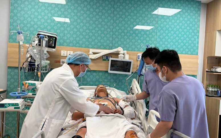 7 giờ giành sự sống cho nạn nhân bị 3 tấn sắt văng trúng người- Ảnh 2.