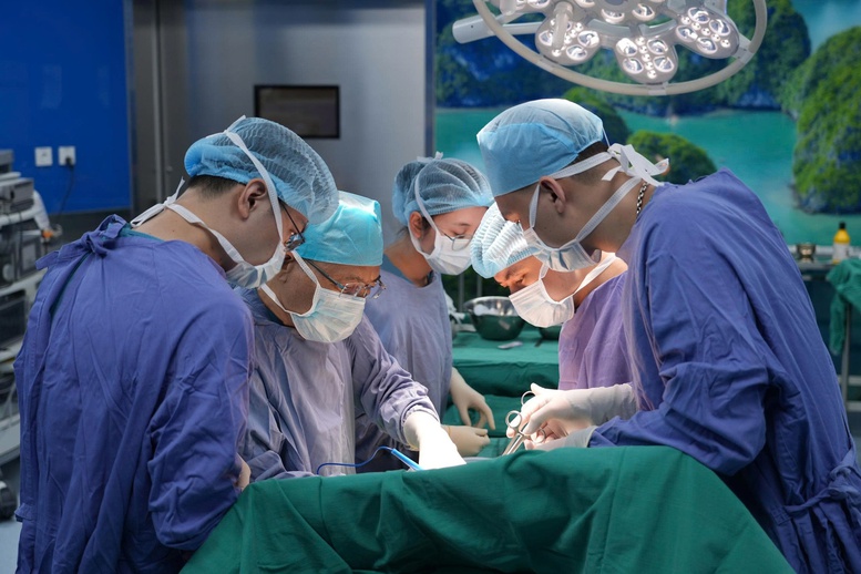 7 giờ giành sự sống cho nạn nhân bị 3 tấn sắt văng trúng người- Ảnh 1.