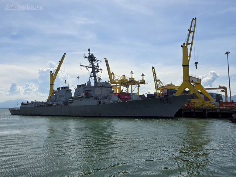 Tàu sân bay USS George Washington của Hải quân Hoa Kỳ thăm Việt Nam- Ảnh 7.