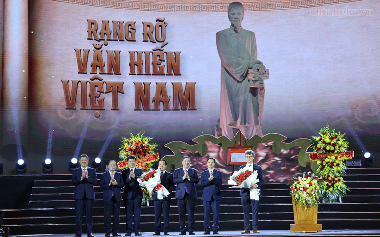 Long trọng kỷ niệm 300 năm Ngày sinh Danh nhân văn hóa Lê Quý Đôn- Ảnh 4.