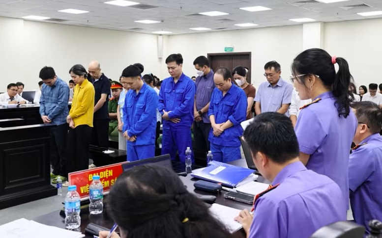 Mức án nghiêm khắc đối với các bị cáo cầm đầu vụ sản xuất thực phẩm chức năng giả