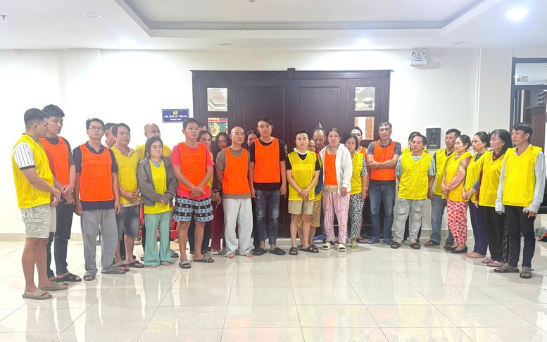 Khởi tố 26 đối tượng trong đường dây cá độ bóng đá, lô đề quy mô lớn